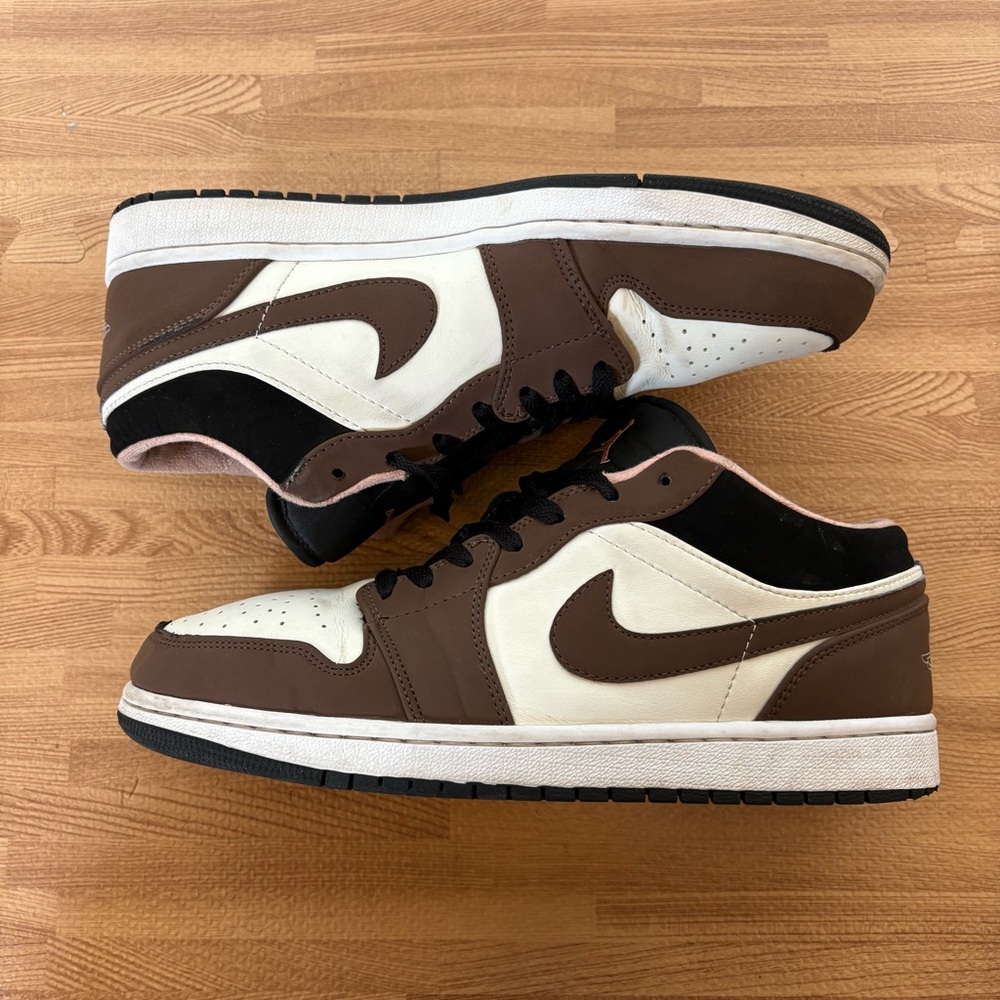 Nike Air Jordan 1 Low Mocha Black White Shoes Brown VNDS Size 8.5 Mens Sneakers - Picture 4 of 14